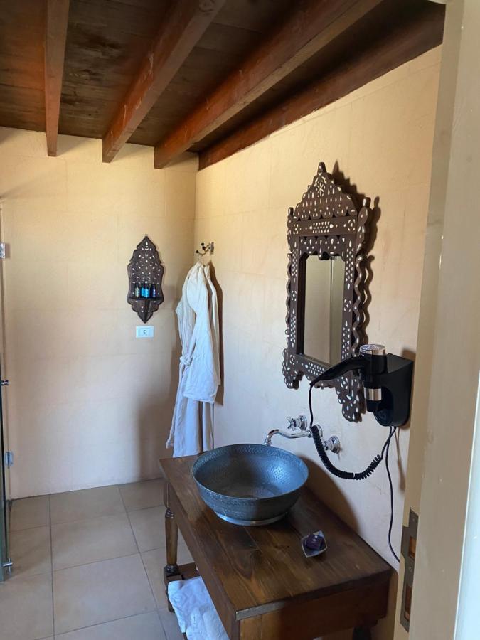 Bed and Breakfast Dar Camelia Тир Екстер'єр фото