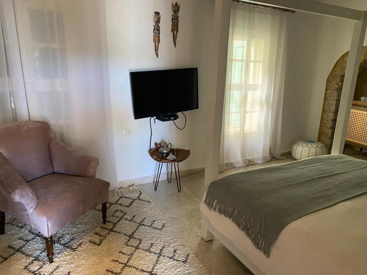 Bed and Breakfast Dar Camelia Тир Екстер'єр фото