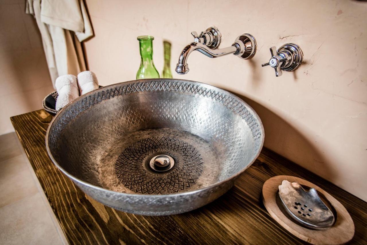 Bed and Breakfast Dar Camelia Тир Екстер'єр фото